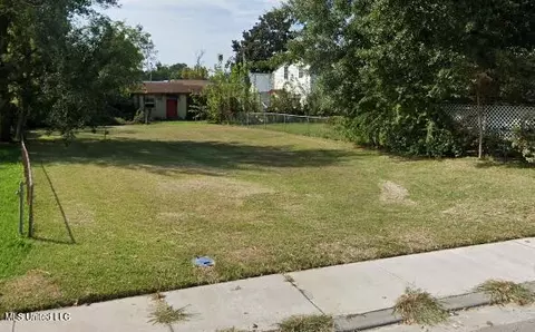 827 Elder St, Biloxi, MS 39530