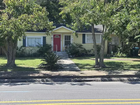 1110 Live Oak Ave, Pascagoula, MS 39567