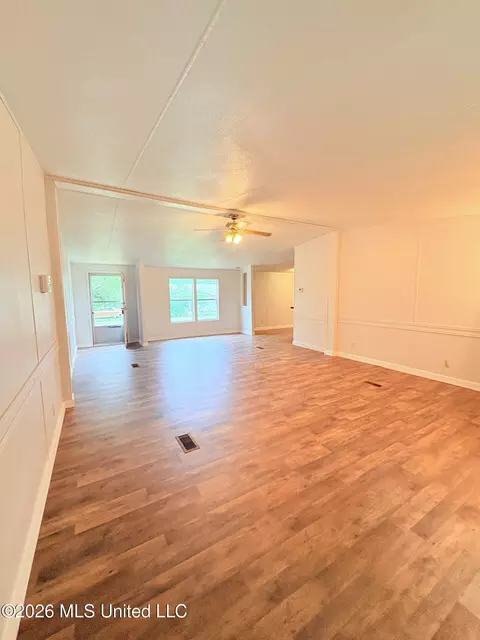 4 Hurst Dr, Laurel, MS 39440 photo 5