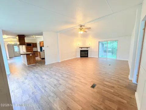 4 Hurst Dr, Laurel, MS 39440 photo 3