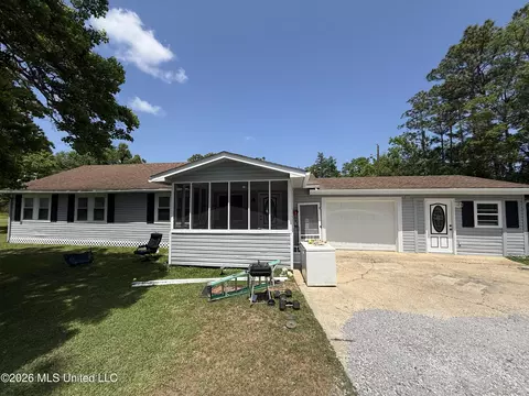 7204 Coda Rd, Moss Point, MS 39562