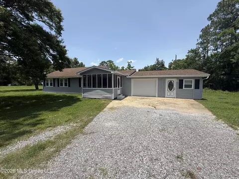 7204 Coda Rd, Moss Point, MS 39562