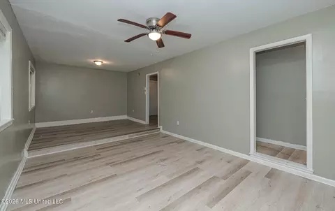 Living - 3229 Ridgeland Dr, Jackson, MS 39212 photo 1 of 3