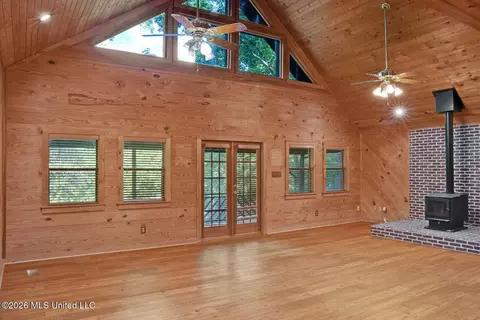 Living - 528 Arkabutla Dam Rd, Coldwater, MS 38618 photo 1 of 9