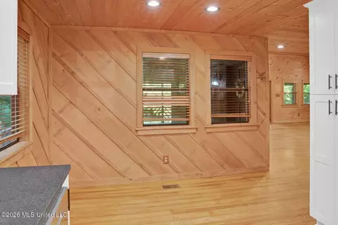 Entry Way - 528 Arkabutla Dam Rd, Coldwater, MS 38618 photo 2 of 7