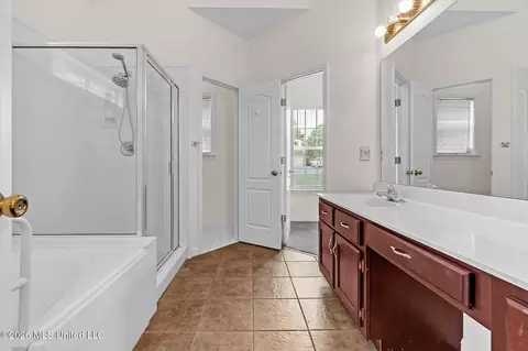 Bath - 9601 N Geneva Loop, Olive Branch, MS 38654 photo 3 of 3