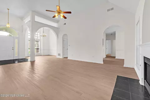 Living - 9601 N Geneva Loop, Olive Branch, MS 38654 photo 4 of 5