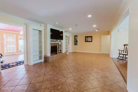 Living - 3830 Forest Hill Rd, Jackson, MS 39212 photo 2 of 8