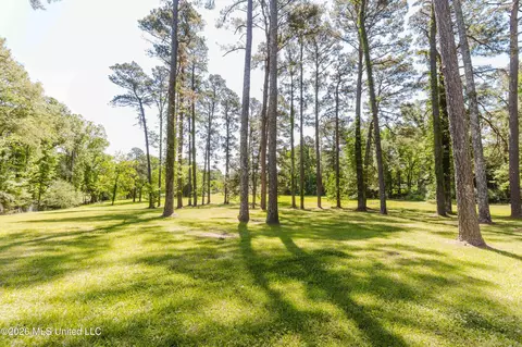 Exterior - 3830 Forest Hill Rd, Jackson, MS 39212 photo 4 of 7