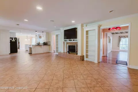 Living - 3830 Forest Hill Rd, Jackson, MS 39212 photo 1 of 8