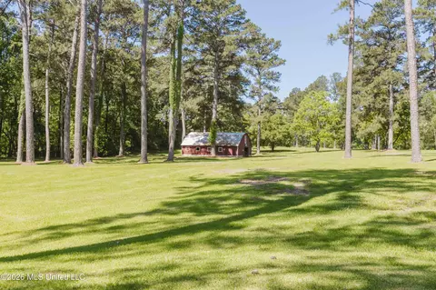 Exterior - 3830 Forest Hill Rd, Jackson, MS 39212 photo 5 of 7