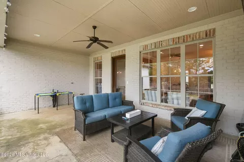Exterior - 132 Claiborne St, Madison, MS 39110 photo 6 of 10