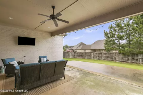 Exterior - 132 Claiborne St, Madison, MS 39110 photo 7 of 10