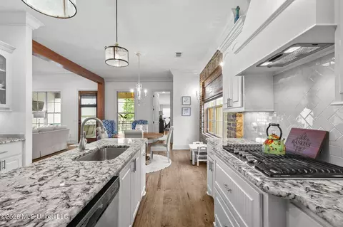 Kitchen - 132 Claiborne St, Madison, MS 39110 photo 6 of 7