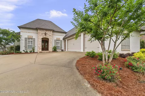 Exterior - 132 Claiborne St, Madison, MS 39110 photo 4 of 10