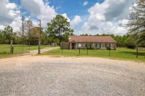 21470 Simoneaux Ln, Saucier, MS 39574
