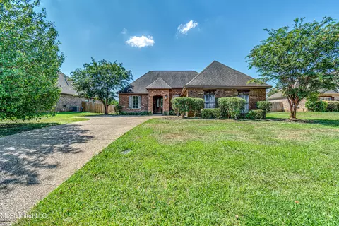 991 N Azalea Dr, Madison, MS 39110