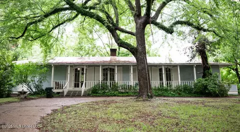 108 Dana Rd, Natchez, MS 39120