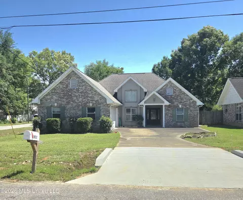 9822 Ana Hulu St, Diamondhead, MS 39525