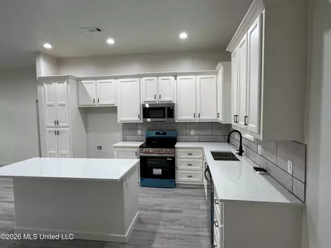 Kitchen - 1046 Integrity, Mccomb, MS 39648 photo 2 of 4