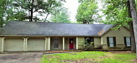 1102 Martin Dr, Brandon, MS 39047