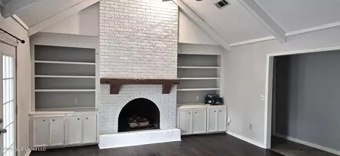 Living - 1102 Martin Dr, Brandon, MS 39047 photo 2 of 4