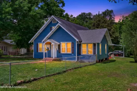 611 Glenwood St, Picayune, MS 39466