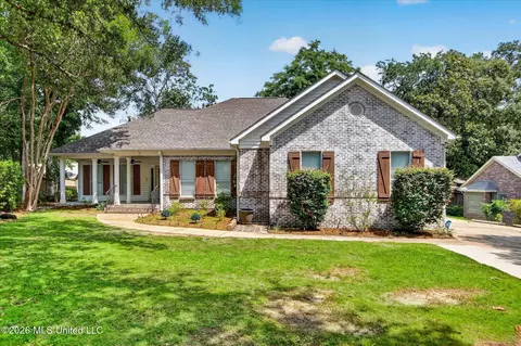 6610 Alakoko Ct, Diamondhead, MS 39525