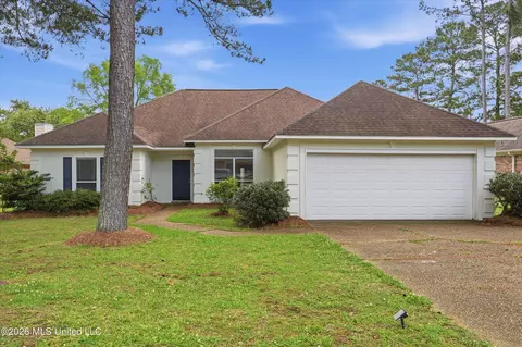 402 Forest Ln, Ridgeland, MS 39157