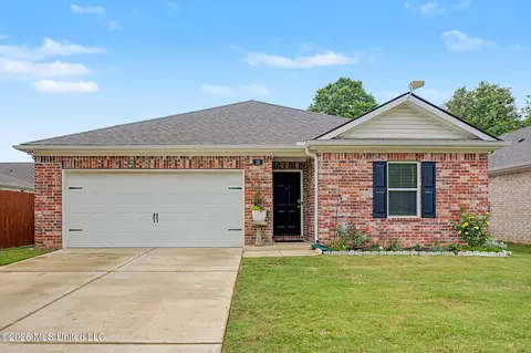 26 Lee Creek Ln, Byhalia, MS 38611