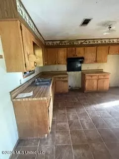 12 Eldorado Dr, Lambert, MS 38643 photo 3