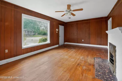 Living - 3021 Downing St, Jackson, MS 39216 photo 7 of 7