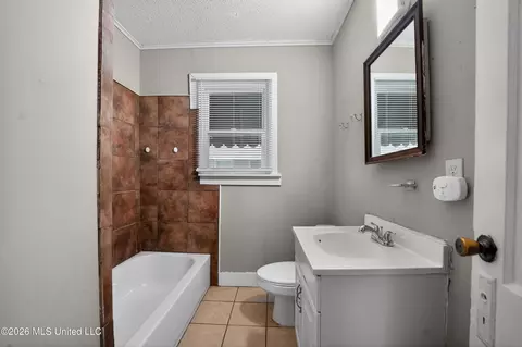 Bath - 3021 Downing St, Jackson, MS 39216 photo 3 of 3
