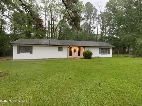 613 Upper Darby Rd, Jackson, MS 39212