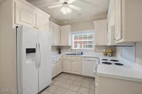 Kitchen - 23 Spring Lake Cir, Pearl, MS 39208 photo 1 of 3