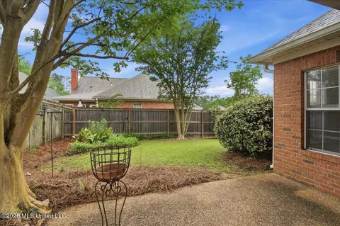 Exterior - 23 Spring Lake Cir, Pearl, MS 39208 photo 5 of 8