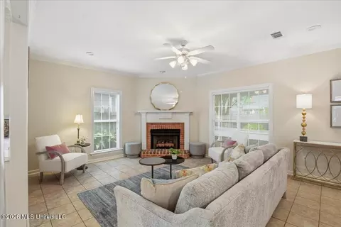Living - 23 Spring Lake Cir, Pearl, MS 39208 photo 1 of 2