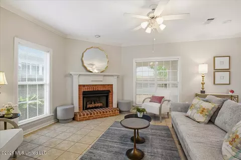 Living - 23 Spring Lake Cir, Pearl, MS 39208 photo 2 of 2