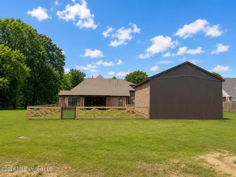 Exterior - 1724 Slocum Rd, Hernando, MS 38632 photo 3 of 4