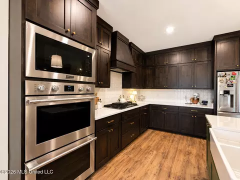 Kitchen - 1724 Slocum Rd, Hernando, MS 38632 photo 2 of 3