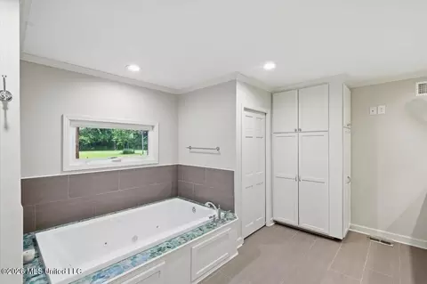 Bath - 327 Clarkdell Rd, Canton, MS 39046 photo 4 of 7