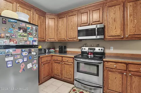 Kitchen - 25 Apache Dr, Picayune, MS 39466 photo 1 of 3