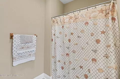 Bath - 25 Apache Dr, Picayune, MS 39466 photo 4 of 4