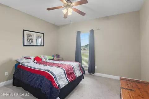 Bedroom - 25 Apache Dr, Picayune, MS 39466 photo 4 of 6