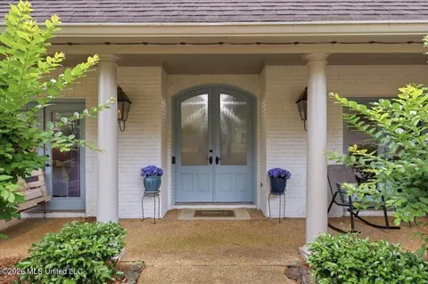 Exterior - 140 Spindlewood Dr, Madison, MS 39110 photo 2 of 7