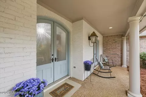 Exterior - 140 Spindlewood Dr, Madison, MS 39110 photo 4 of 7