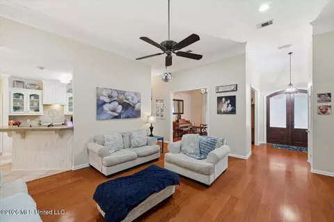 Entry Way - 140 Spindlewood Dr, Madison, MS 39110 photo 2 of 3