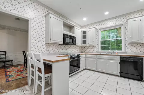 Kitchen - 7881 Hilo Way, Diamondhead, MS 39525 photo 1 of 3
