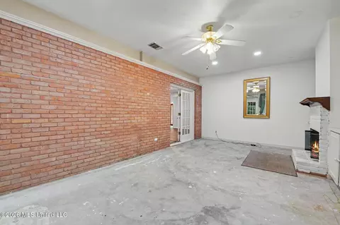 Living - 7881 Hilo Way, Diamondhead, MS 39525 photo 6 of 6