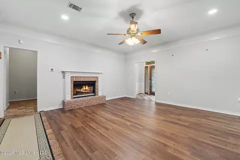 Living - 7881 Hilo Way, Diamondhead, MS 39525 photo 4 of 6
